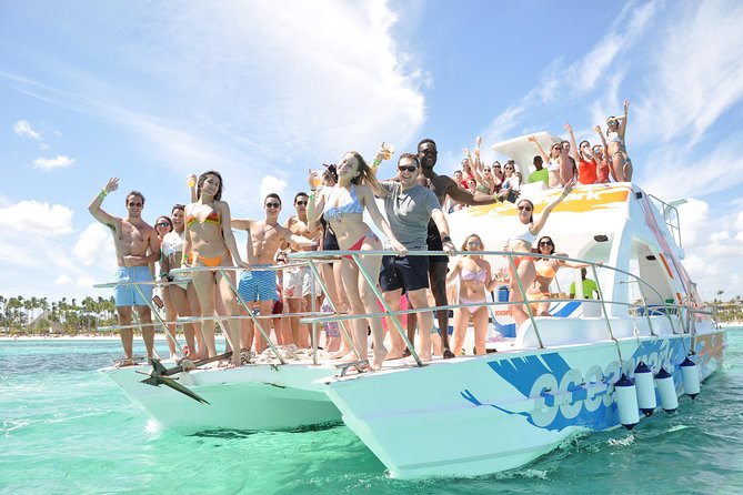 Full-Day Adventure: 4x4 Experience, Snorkeling Cruise, Sharks & Rays - The floating bar and natural pool