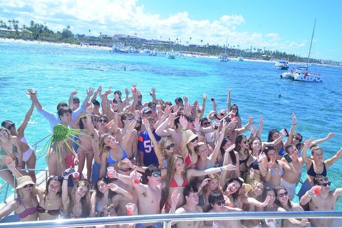 Full-day Buggy & Party Boat tour: snorkel, open bar, cave pool - The natural pool and cave pool stop