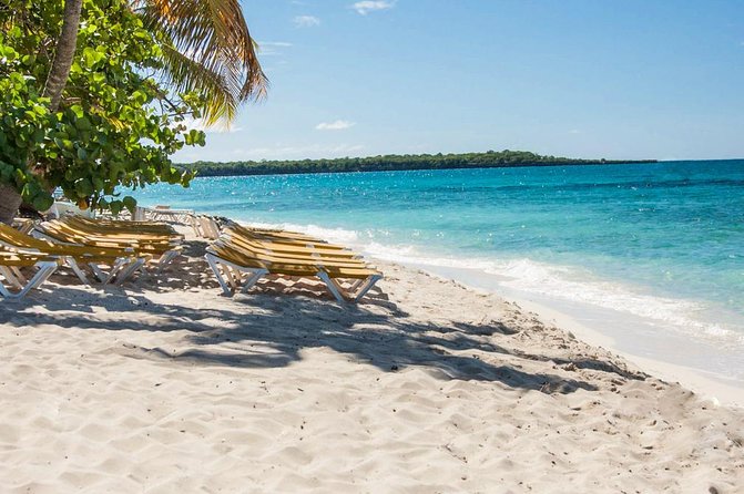 Full-Day Catalina Island Scuba Diving Tour from La Romana - Morning pickup and the trip to Catalina Island