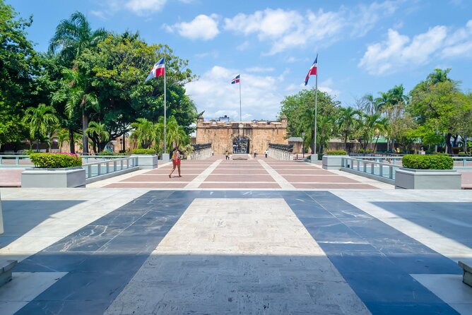 Full Day Santo Domingo City Tour: History of the Caribbean From Punta Cana - Tres Ojos: the strongest opening stop