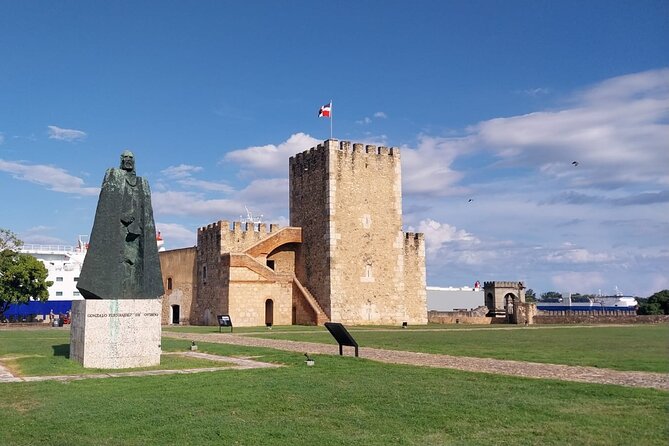 Full Day Santo Domingo Tour - The National Police Palace and the city’s public face