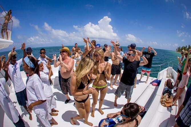 Full Day Snorkeling in Catalina Island with Transportation and Lunch - The trip to La Romana and the port