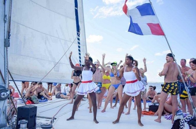 Grand Sirenis Punta Cana - Resort Round Trip Shuttle - Punta Cana Airport - Group size, comfort, and who will get the most from it