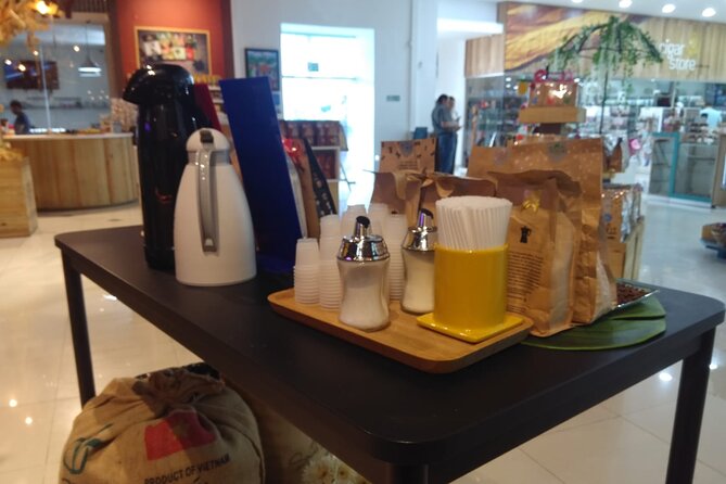Guided Shopping Tour - Rum tasting, chocolate factory, Cigar factory - Dominican coffee, from tasting to takeaway
