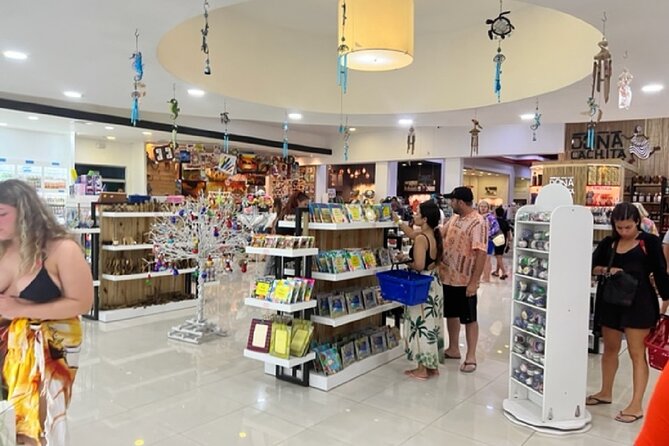 Guided Shopping Tour to Bella Mare Store (Cigars, Chocolate, Rum and Souvenirs) - The guide can shape the whole visit