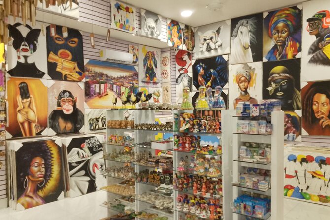 Guided Shopping Tour to WordMart Souvenirs - Round Trip Transport - How much time will three hours really give you?