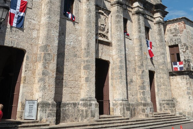 Guided Tour in the Colonial Zone of Santo Domingo - National memory and the first hospital