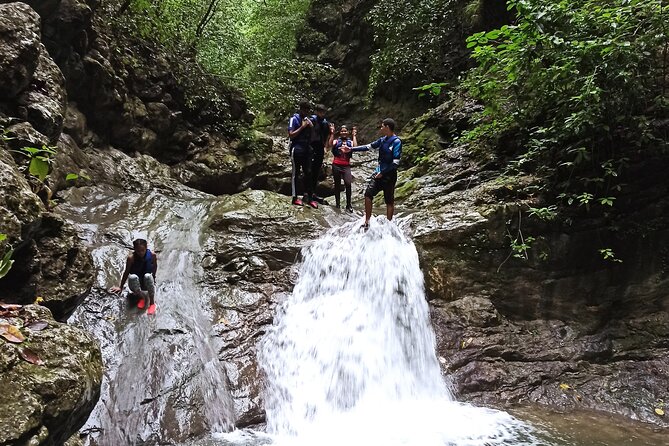 Hiking Tabernacle Thundering Waterfall in Dominican Republic - What to wear and carry
