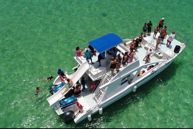Hip Hop adult only Party Boat with Unlimited drinks and Sandbar - Key points before you book