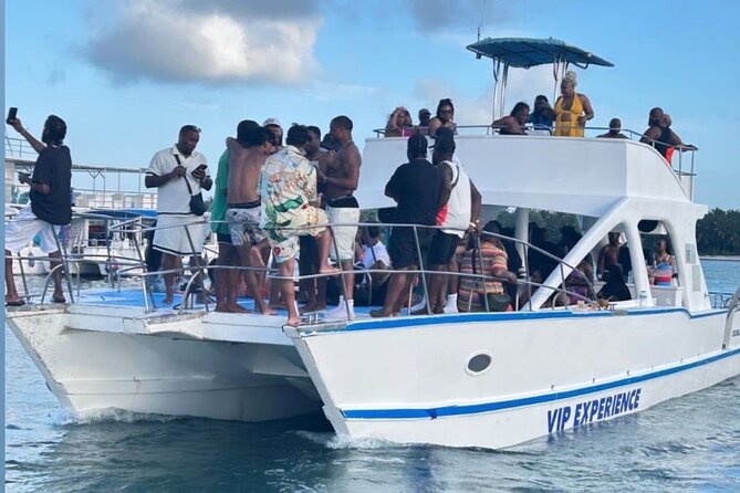 Hip Hop adult only Party Boat with Unlimited drinks and Sandbar - Open-bar drinks, mamajuana, and music on deck