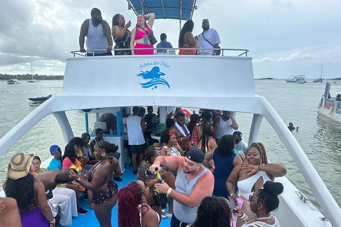 Hip Hop Adult Only Party Boat with Unlimited drinks & Sandba stop - Key points before you book