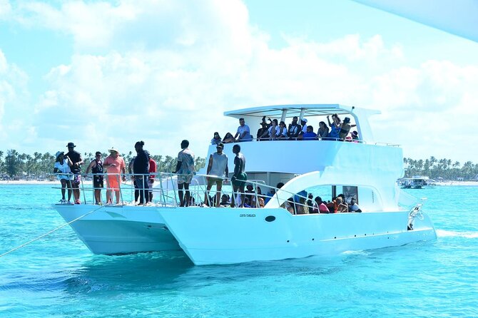 Hip Hop Party Boat Booze Cruise with Open Bar (Adults Only) - The natural pool gathering