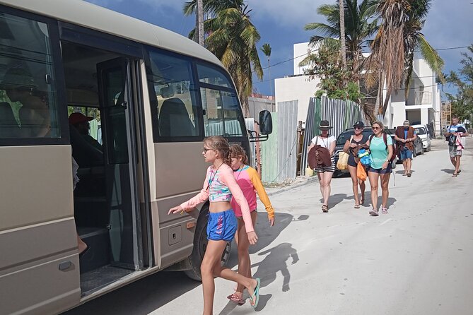 Hip hop party boat cruise & Snorkel: Wonderful time in Punta Cana - Music, dancing, and the social mood