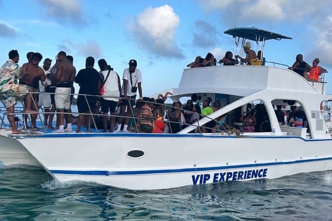 Hip-Hop Party Boat with Dj Live Adults Only and Unlimited Drinks - Drinks, Snacks, and What You Actually Get