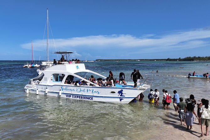 Hip-Hop Party Boat with Dj Live Adults Only and Unlimited Drinks - Boarding and Getting the Party Started
