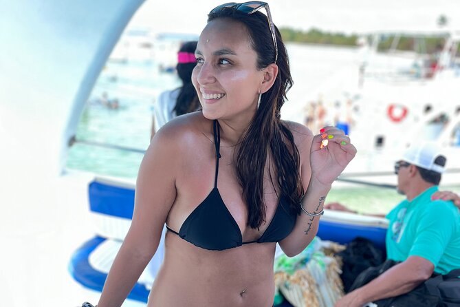 Hip Hop Party Boat with Snorkeling Punta Cana - Communication, transport, and the one-bathroom reality