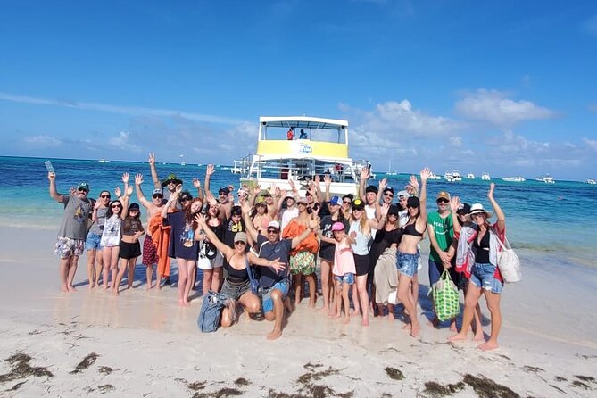Hip Hop solo para adultos PartyBoat con Bebidas ilimitadas y Bar - Music, Dancing, and the Open Bar