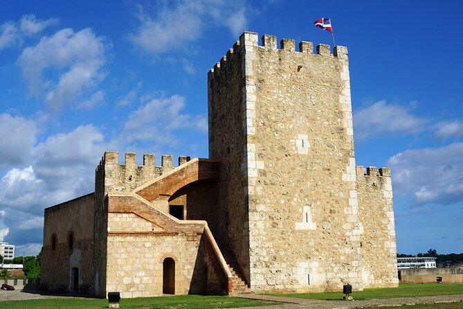 Historical Tour in the Colonial Zone - Museum of the Royal Houses on Calle Las Damas