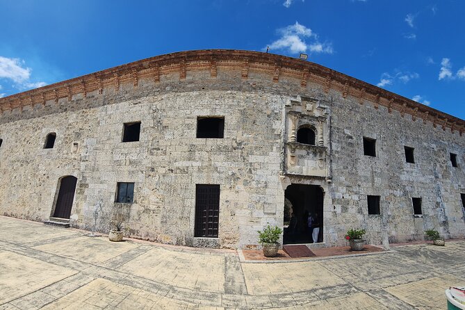 Historical Tour in the Colonial Zone - Alcázar de Colón and the final stop