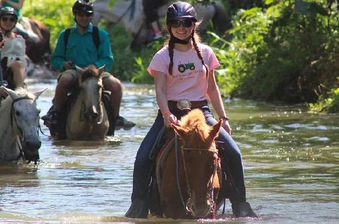 Horseback Riding along the Beach - Transport makes the short outing easier