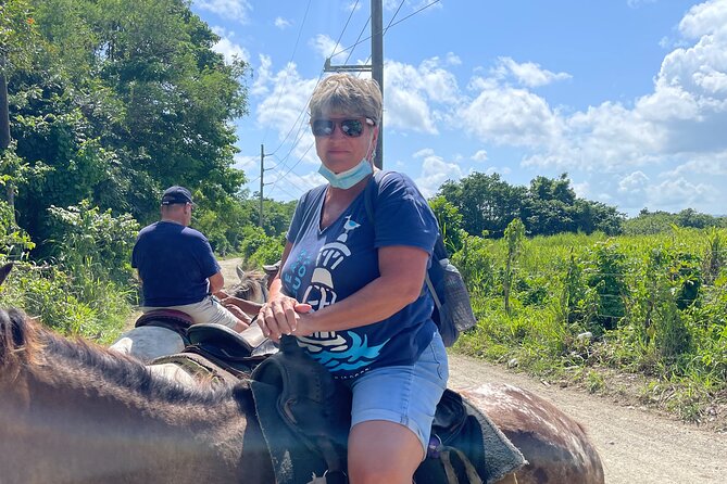 Horseback riding tours from amber cove & Taino bay port silver - Getting comfortable with the horses