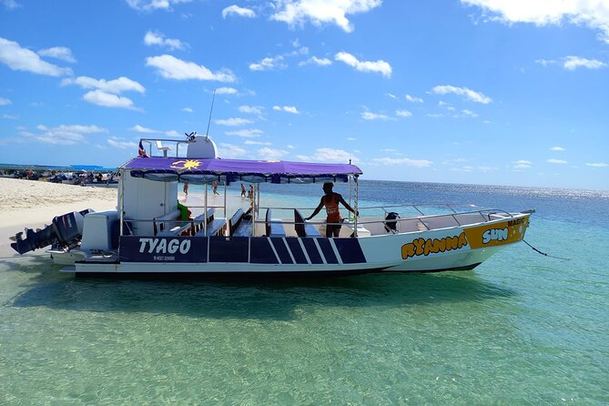 Island DE Saona: EN Small Group Tour on Trimaran Motorise - Lunch beside the water in Mano Juan