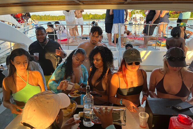 Jamaican Sunset Party Cruise - Drinks, jerk chicken, and snacks