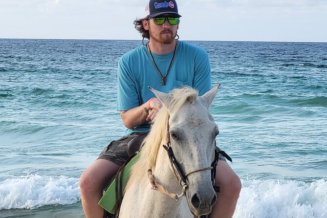 Jungle and Beach Horse Ridding round trip transportatin. - Learning to ride before leaving the ranch