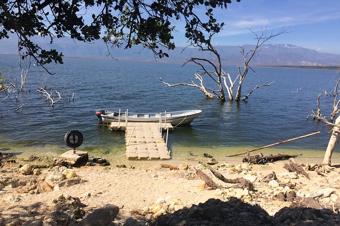 Lake Enriquillo - The early journey and small-group setup
