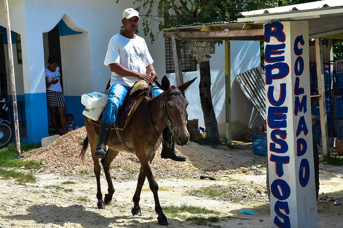 Let's do hiking in Punta Cana - Mountain views earned by climbing