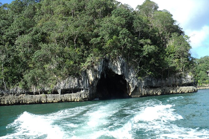 Los Haitises National Park and Cayo Levantado Island Day Trip from Samana - Lunch and beach time on Cayo Levantado