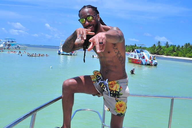 Luxury Hip Hop Boat Party–Drinks, Music, and the Best Vibes in PC - Stop three: the natural pool and water dancing