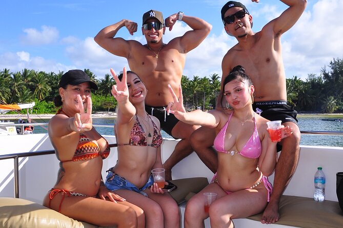 Luxury Hip Hop Boat Party–Drinks, Music, and the Best Vibes in PC - Hip hop, reggaeton, and a crowd of up to 120