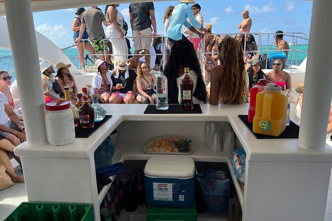 Luxury Hip Hop Boat Party–Drinks, Music, and the Best Vibes in PC - Weather, cancellation, and timing choices