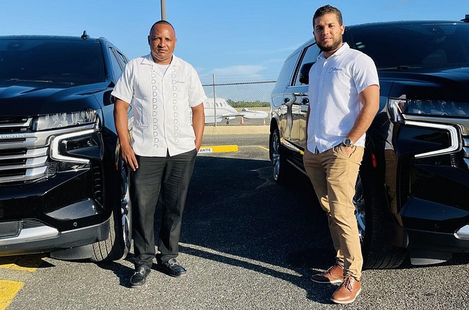 Luxury Transfer between Punta Cana Airport and Bavaro Hotels - Baby Chairs, Service Animals, and Group Details