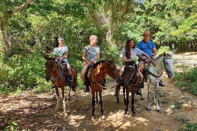 María and Miguel stop - Half day tour to El Limón waterfall with lunch included - Riding into the El Limón countryside