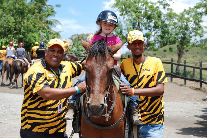 Mega Zip and Ride in Dominican Countryside - A horseback ride through hills and tropical plants