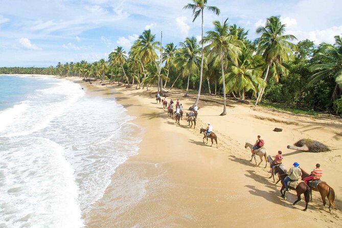 Montaña Redonda & Horseback Riding 2-in-1 Tour from Punta Cana - A Dominican Lunch Above the Countryside