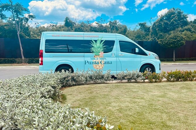 Mr&Mrs Punta Cana Private Roundtrip Transfer Airport-Hotel - The resort lobby pickup for your return