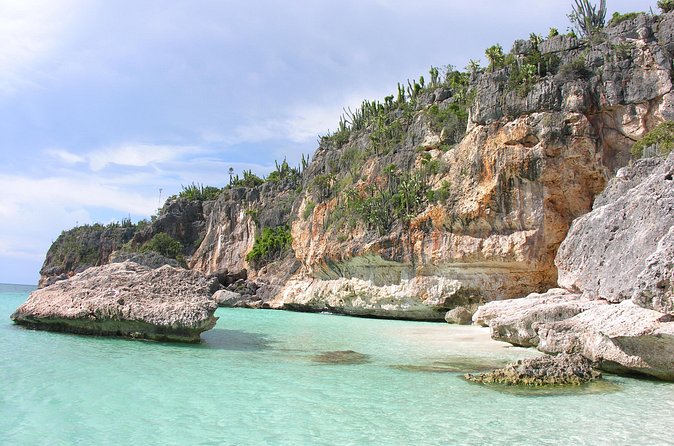 Nature Combo Oviedo Lagoon & Bahia de las Aguilas - Guides, group size, and the human side of the tour