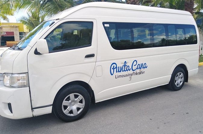 One Way Private Airport or Hotel Transfer Bavaro Hotel 1-6 Pax - Inside the minivan