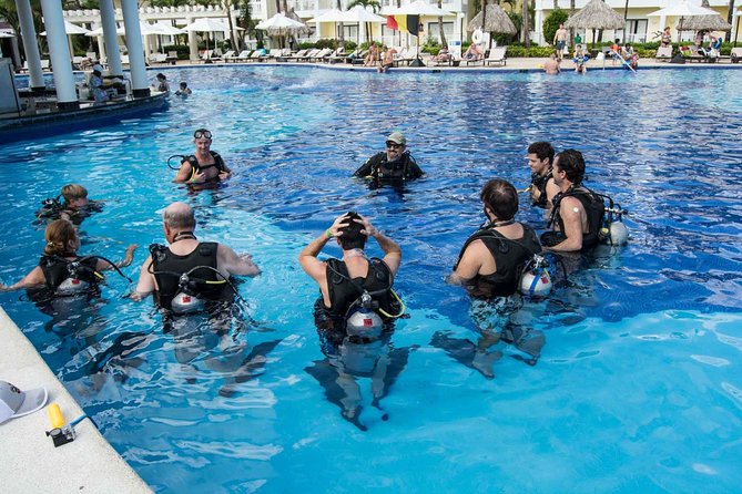 Open Water Diver - Bávaro - Pedro Marin and Alejandro bring useful personal touches