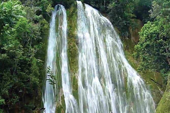 Parada Maria y Miguel and the Limón Waterfall Tour from Samana - Riding out from Parada Maria y Miguel