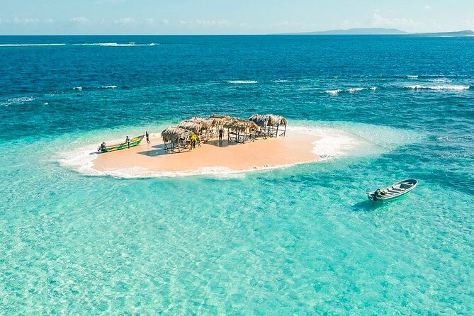 paradise island ( punta rucia) - Reaching Cayo Arena by boat