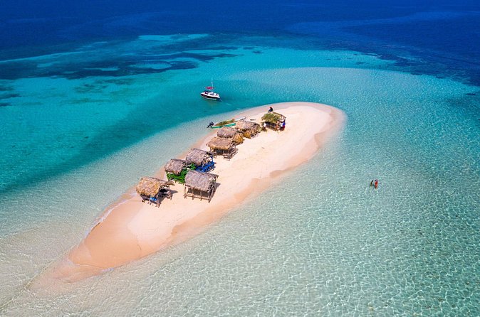 paradise island ( punta rucia) - Lunch, drinks, and the tobacco stop