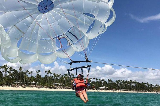 Parasailing Adventure In Punta Cana - What the parasailing flight feels like