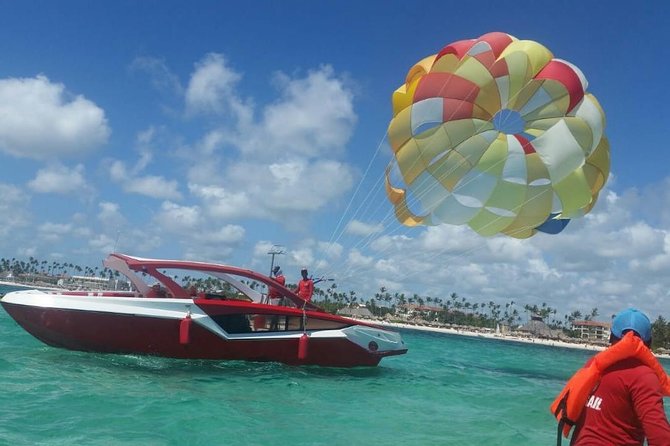 Parasailing Adventure Punta Cana - Flying above the Bávaro coast