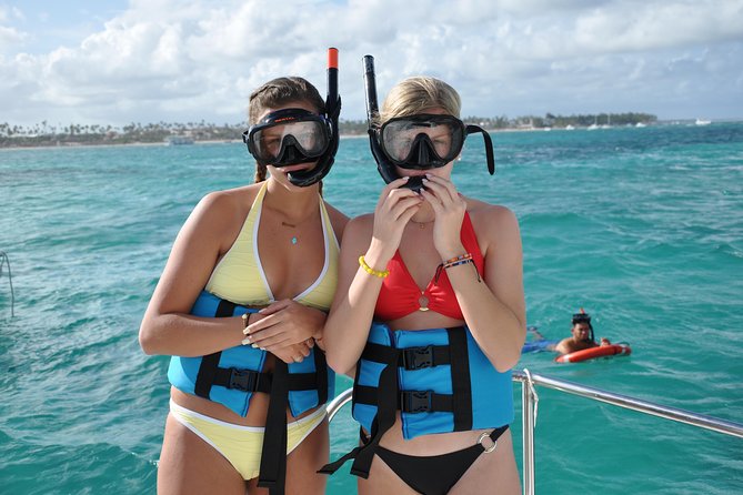 Parasailing, Snorkel Cruise & Virgen Beach from Punta Cana - Snorkeling in 2 to 4 meters of water