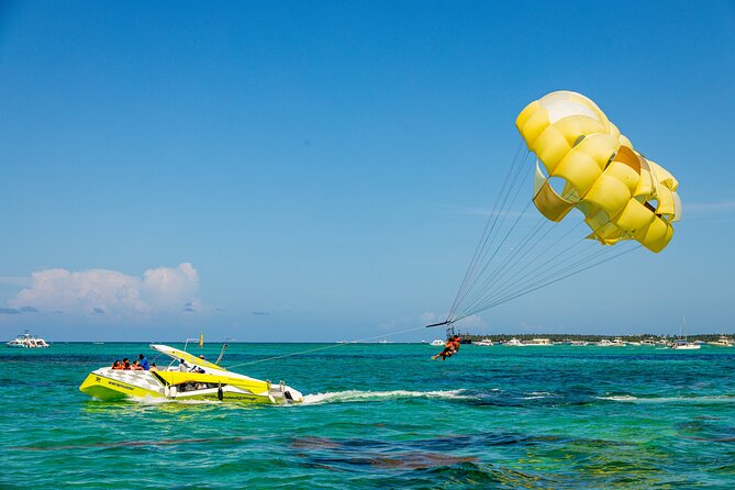 Parasailing Yacht Experience in Punta Cana - Photos, drinks, and what is really included