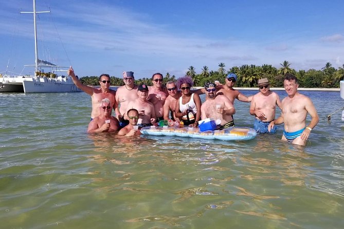 Party Boat - Booze Cruise Punta Cana - How the group size shapes the afternoon